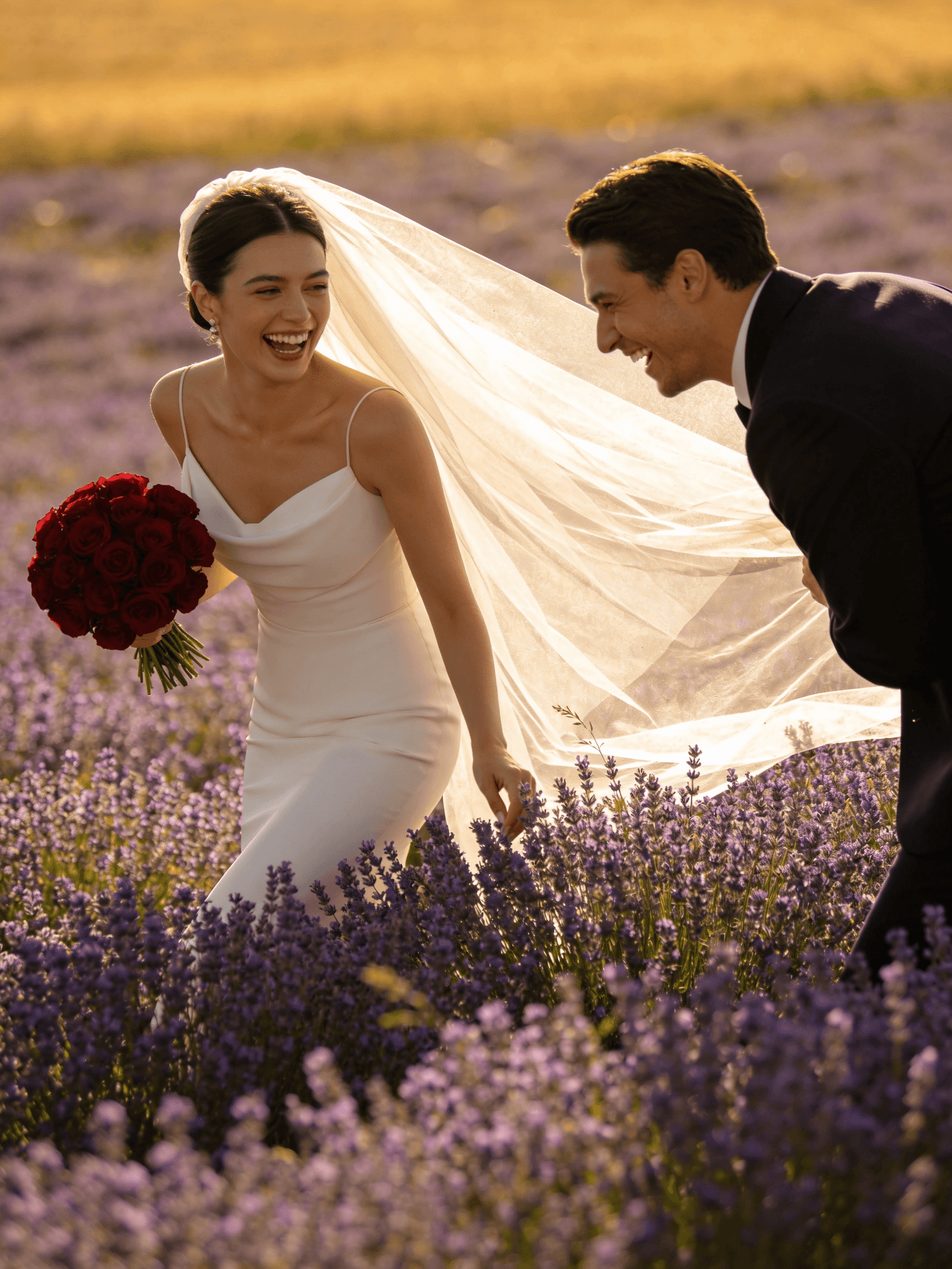Manon Pinelli dans un champ de lavande — Fleur de Lin artisan fleuriste en Provence